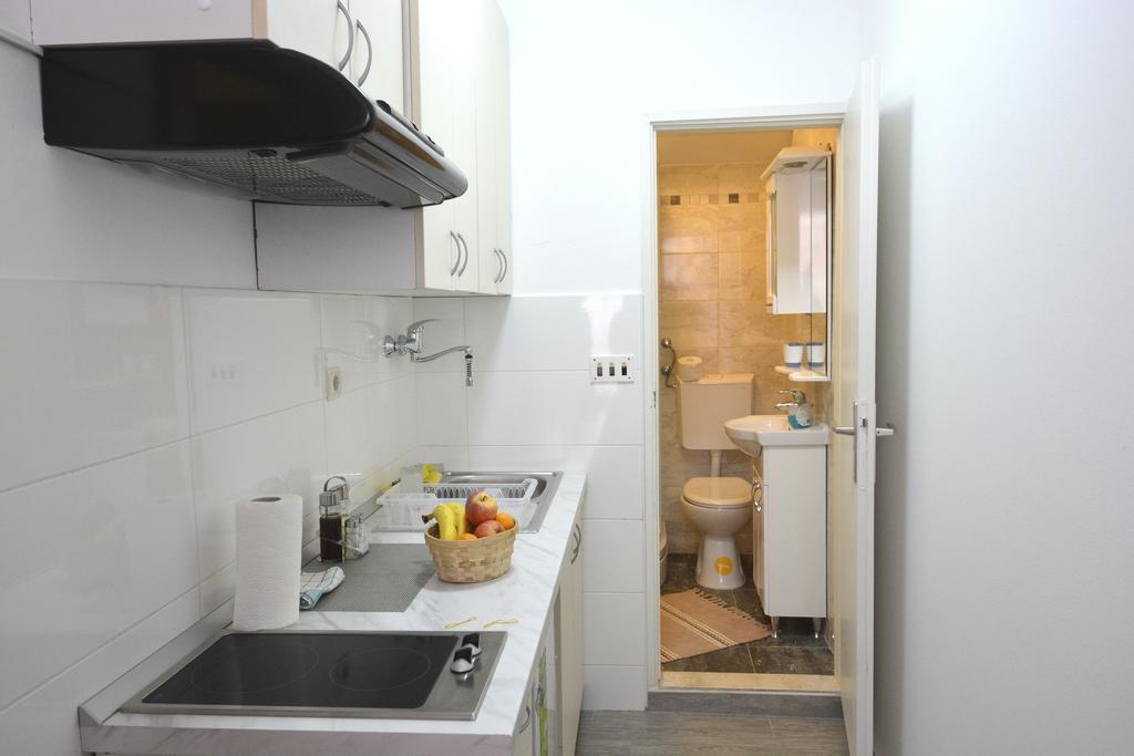 スタジオ イン ドゥブロブニク 部屋 写真